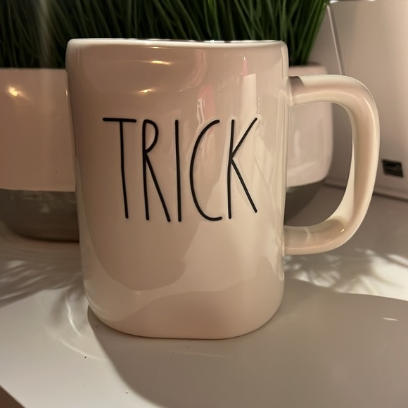 Rae Dunn Halloween Mugs - Picture 2 of 7